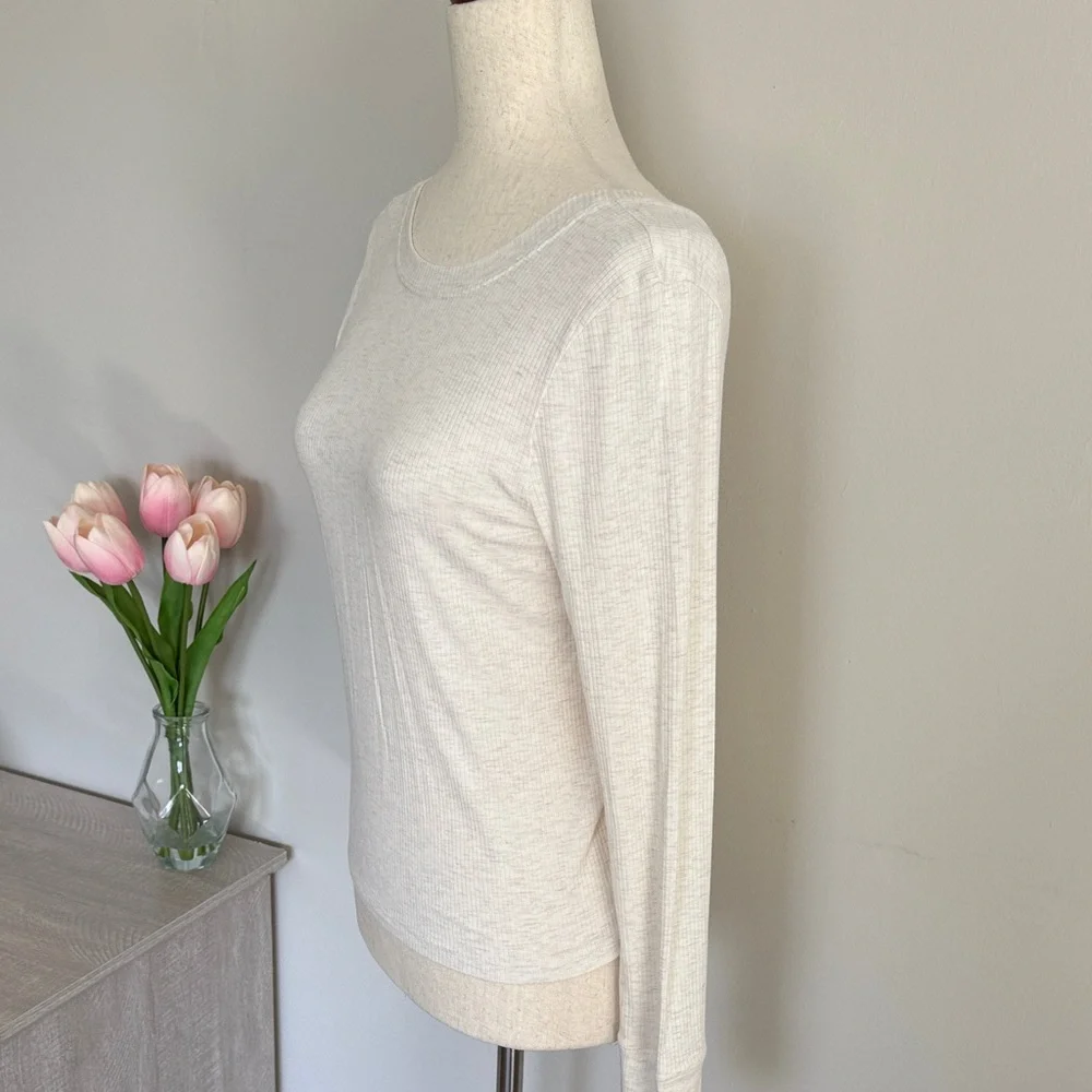 *NWT* Aerie Offline - Cream Long Sleeve Ribbed Back Scoop Neck Tee - Picture 2 of 6